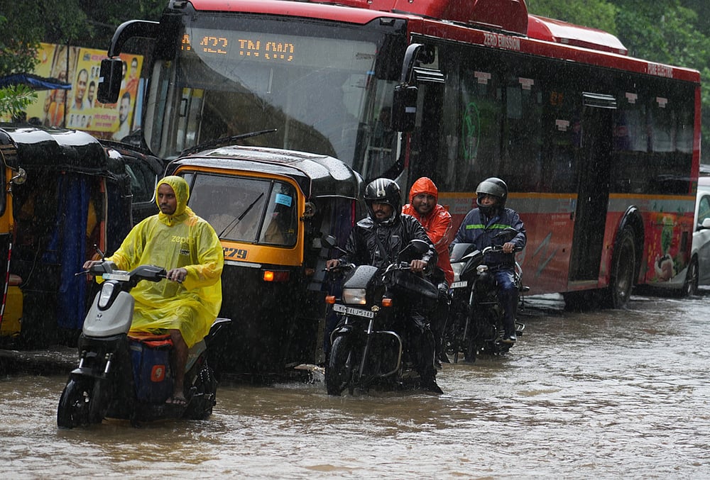 Traffic jams Mumbai rain