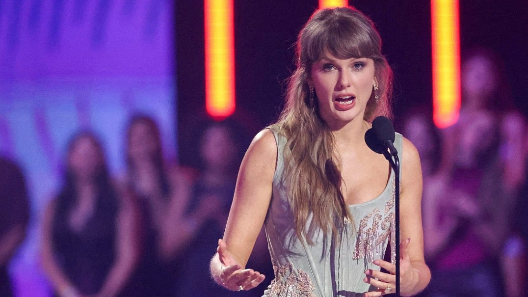 Taylor Swift Wins Plagiarism Lawsuit - X
