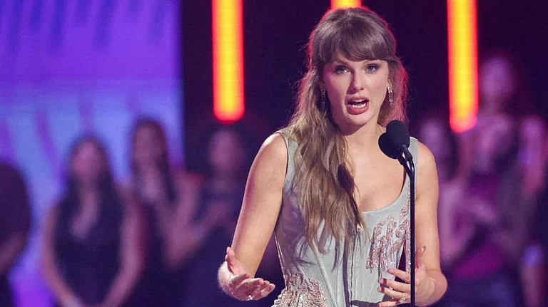 Taylor Swift Wins Plagiarism Lawsuit - X