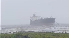 Nicaragua-Flagged Merchant Tanker Remains Stuck Off Mumbai Coast for 2nd Day - null