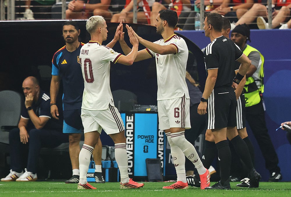 Spain vs Portugal World Cup Soccer round of 16 highlights-Dani Olmo, Mikel Merino