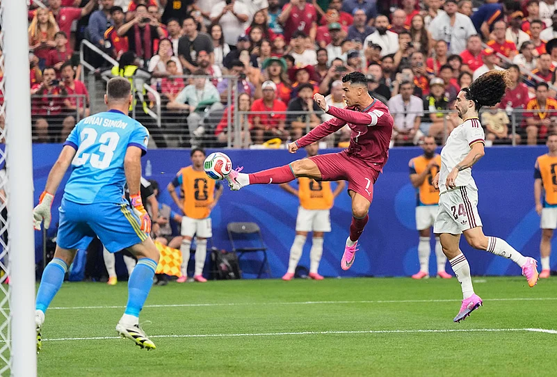Spain vs Portugal World Cup Soccer round of 16 highlights-Cristiano Ronaldo