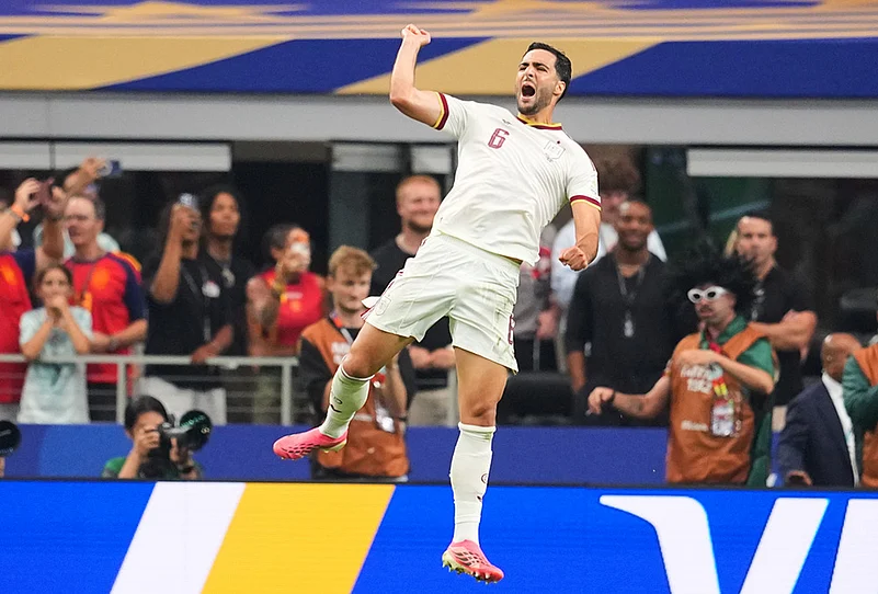 Spain vs Portugal World Cup Soccer round of 16 highlights-Mikel Merino