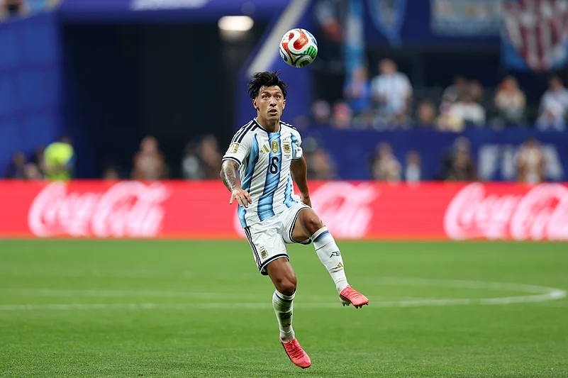 Argentina Vs Egypt FIFA World Cup 2026 RO16 Lisandro Martinez ball watch AP Photo