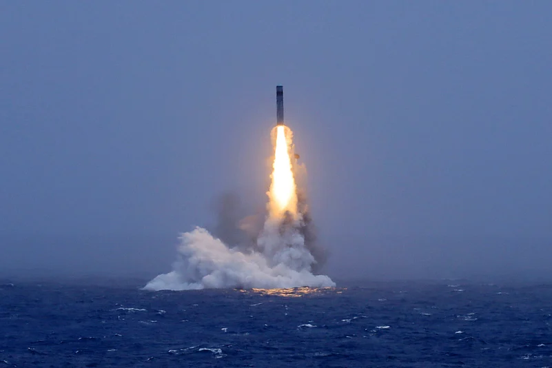 China missile test
China submarine missile test