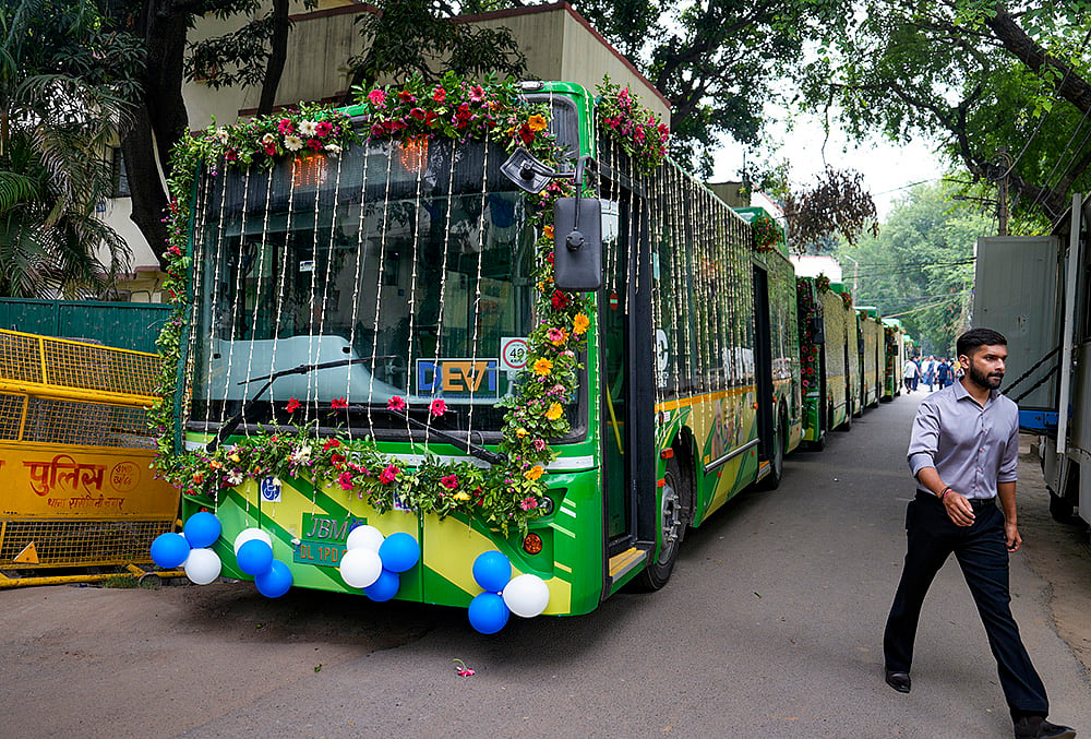 DEVi bus flagging-off in Delhi