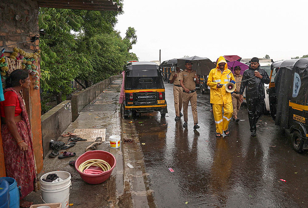 Patrolling to raise public awareness in Mumbai