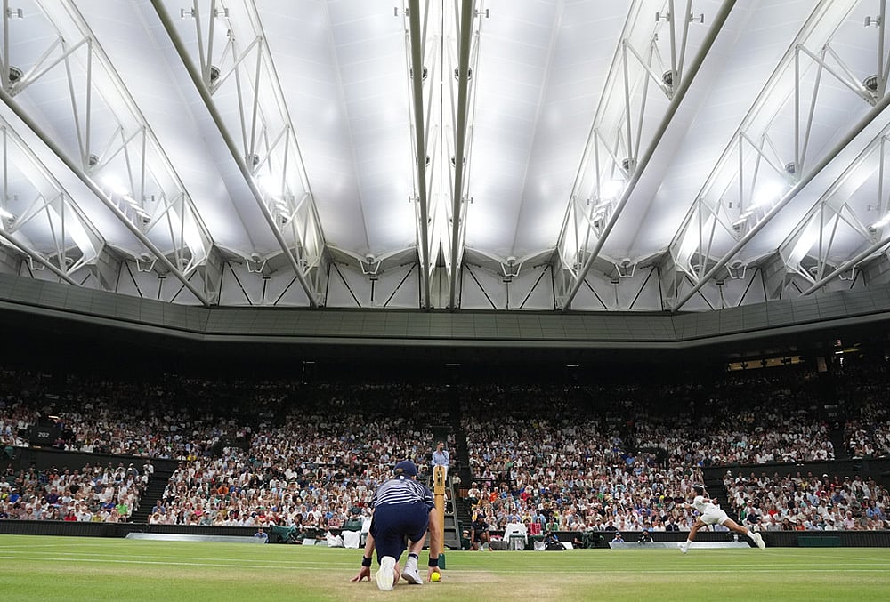 Novak Djokovic vs Felix Auger-Aliassime wimbledon photos