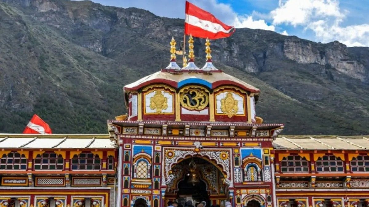 Badrinath Donation Row: Suspended Temple Committee Employee Booked - null
