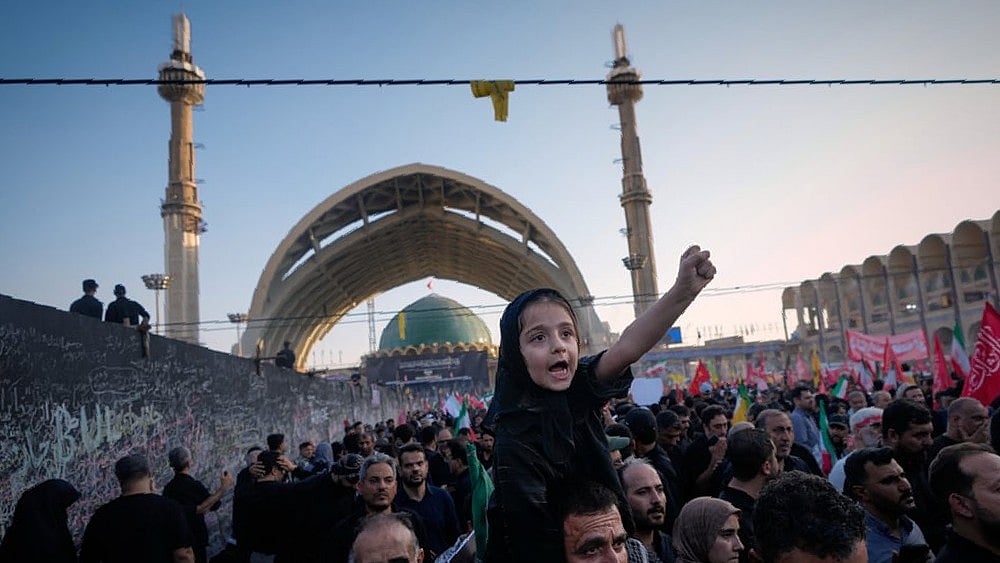 Ayatollah Ali Khamenei Funeral Procession - | Photo: AP/Altaf Qadri