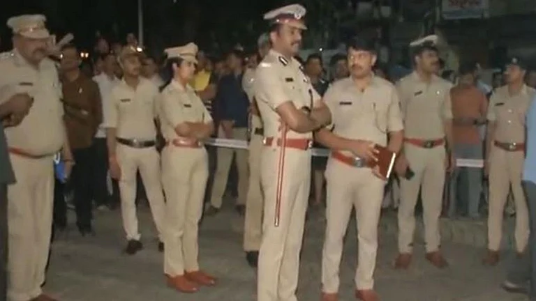 Constable Shoots Himself Inside Police Vehicle in Karnataka's Kalaburagi - null