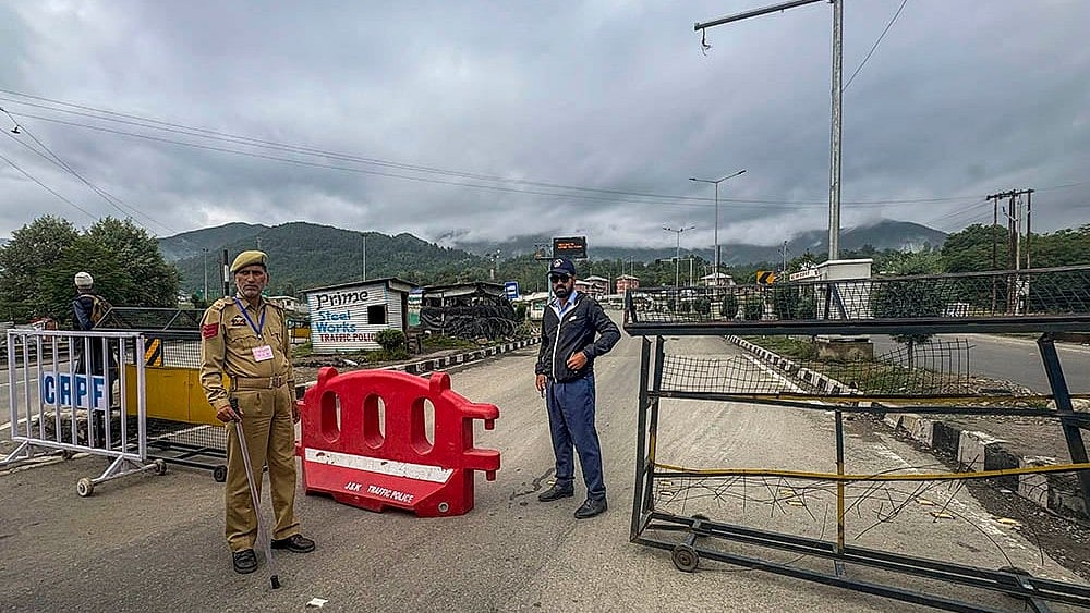 4 Teachers Suspended for Irregularities in Amarnath Yatra Duties - Photo: PTI