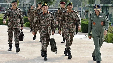 Army Chief General Seth Reviews Security Situation in Kashmir