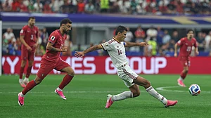 Gareth Patterson/AP : Portugal vs Spain World Cup 2026 Match Highlights: Rodri (16) Giving Pass To A Player During The RO16 Match Against Portugal