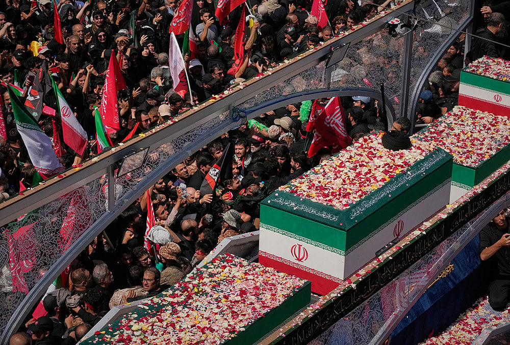 Khamenei coffin Iraq procession