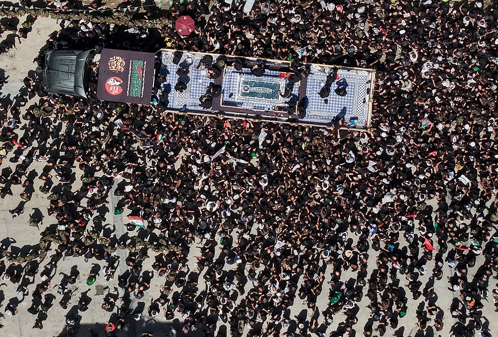 Shiite mourners Iraq Khamenei funeral photos