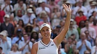  (AP Photo/Kirsty Wigglesworth) : Linda Noskova of the Czech Republic celebrates winning against Marta Kostyuk of Ukraine in their semifinal women's singles match at the Wimbledon Tennis Championships in London, Thursday, July 9, 2026.