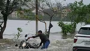 Monsoon Fury Batters Several States, Disrupts Normal Life Across North, West India 