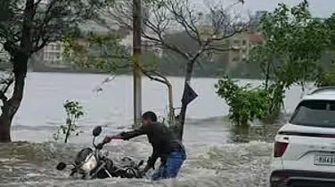 Monsoon Fury Batters Several States, Disrupts Normal Life Across North, West India