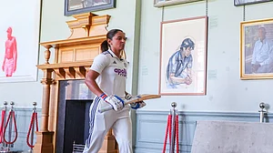 X/BCCIWomen : Indian women's cricket team captain Harmanpreet passing by one of the places at Lord's ahead of the Test match against England