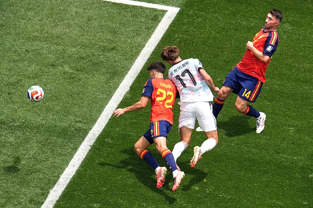 Belgiums Charles De Ketelaere (17) scores their first goal during the World Cup quarterfinal soccer match between Spain and Belgium in Inglewood
