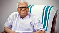 CPI(M) Urges Cadres to Observe Achuthanandan's First Anniversary Across State CPI(M) Urges Cadres to Observe Achuthanandan's First Anniversary Across State