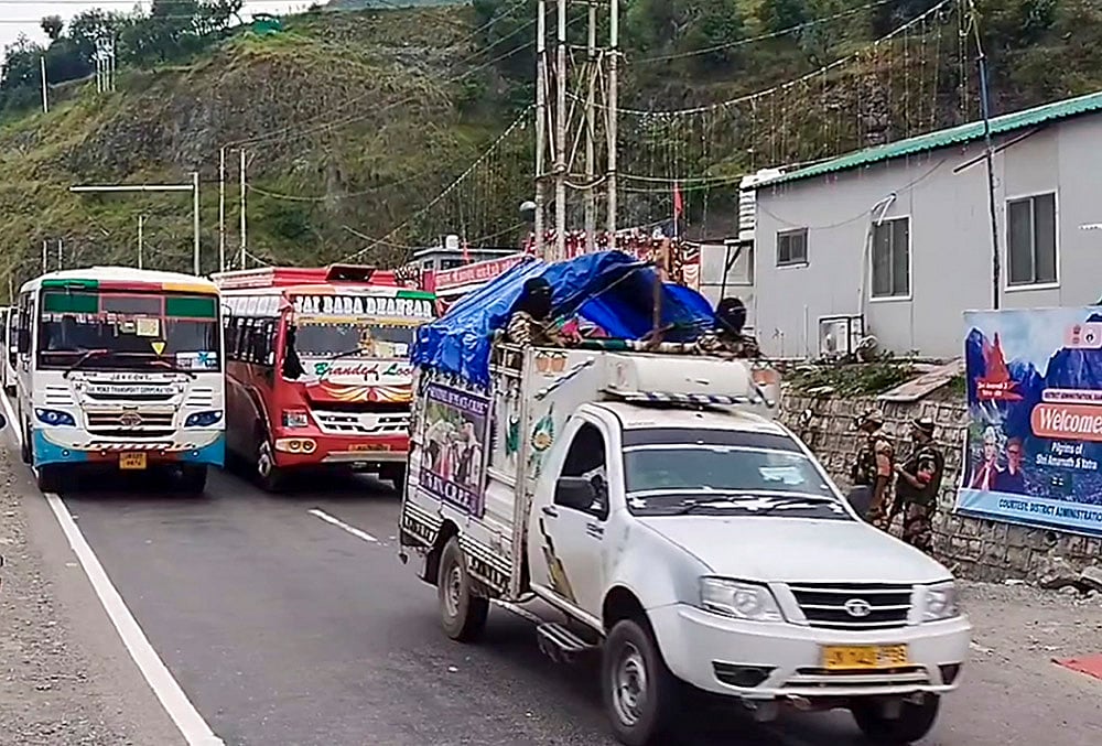 Ninth batch of Amarnath pilgrims heads to Kashmir