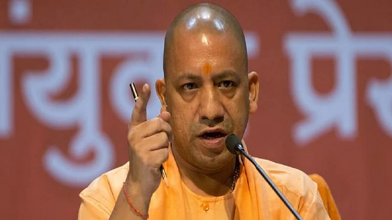 Adityanath Targets SP, Congress Over Ayodhya - null