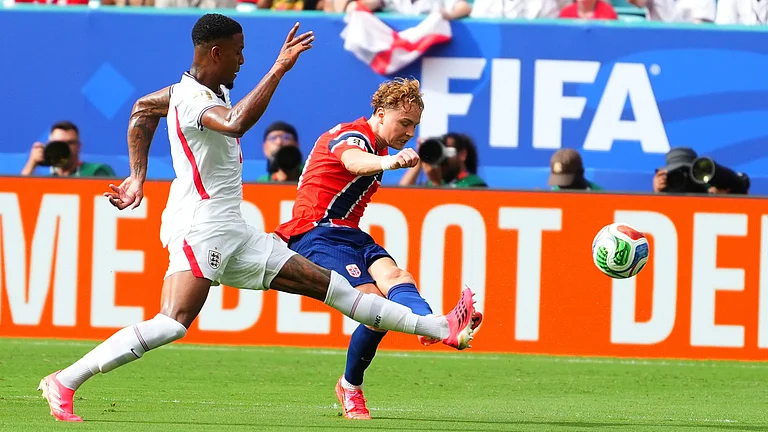 Norway's Andreas Schjelderup scores the opening goal during a World Cup quarterfinal soccer match between England and Norway in Miami Gardens, Fla., Saturday, July 11, 2026 - (AP Photo/Julio Cortez)