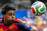 Lamine Yamal Fires Warning Ahead Of France Clash: 'We Don’t Fear Anyone' | Photo: AP/Andre Penner : Spain's Lamine Yamal (19), wearing a headband that says 'Ego Yamal', controls the ball during the World Cup quarterfinal soccer match between Spain and Belgium in Inglewood, Calif., near Los Angeles, Friday, July 10, 2026.