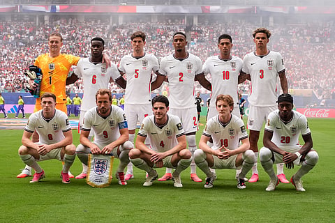 England squad pose before the World Cup quarterfinal soccer match between Norway and England in Miami Gardens, Fla., Saturday, July 11, 2026. 