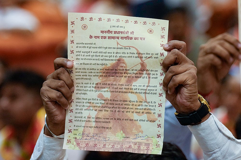 Kejriwal announces nationwide signature campaign