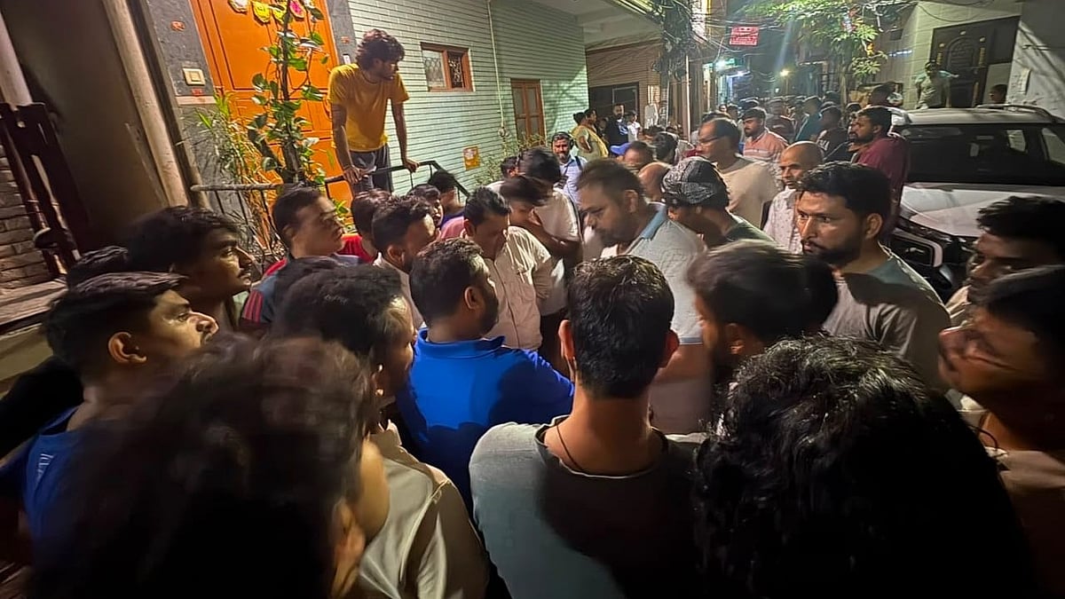 Mob Attacks Mayur Vihar Residents After Harassment Objection - AAP MLA Kuldeep Kumar's Social Media 