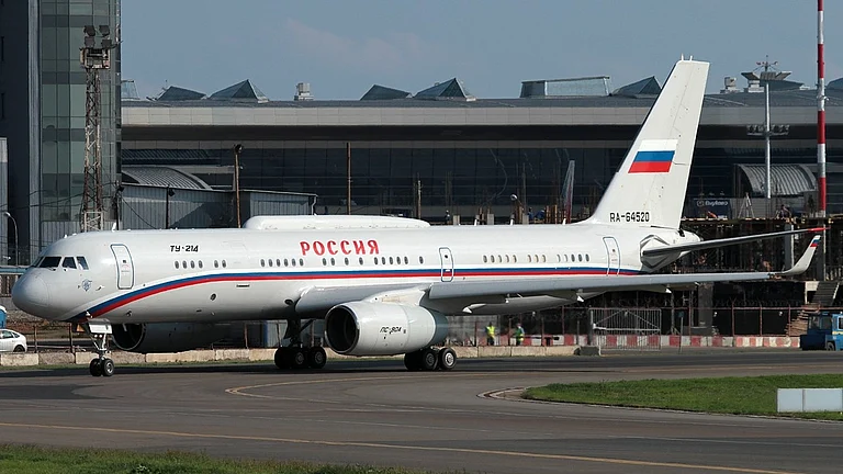 Russia's Tupolev Tu-214PU, Rossiya Airlines - Wikimedia Commons