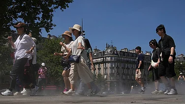 | Photo: AP/Christophe Ena