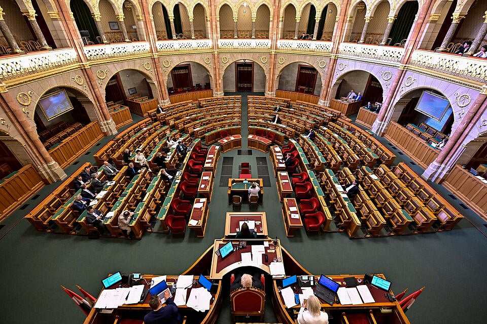 Hungary Parliament - null