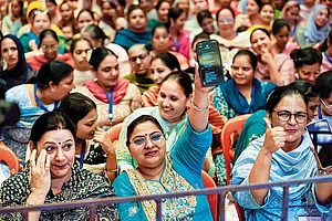 | Photo: IMAGO : Financial Freedom: Women voters at the launch of Mukhya Mantri Mawan Dhiyan Satkar Yojana in Punjab