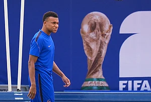 | Photo: AP/Julio Cortez : France's Kylian Mbappe participates in a training session ahead of the team's semifinal soccer match against Spain, Monday, July 13, 2026, in Dallas.