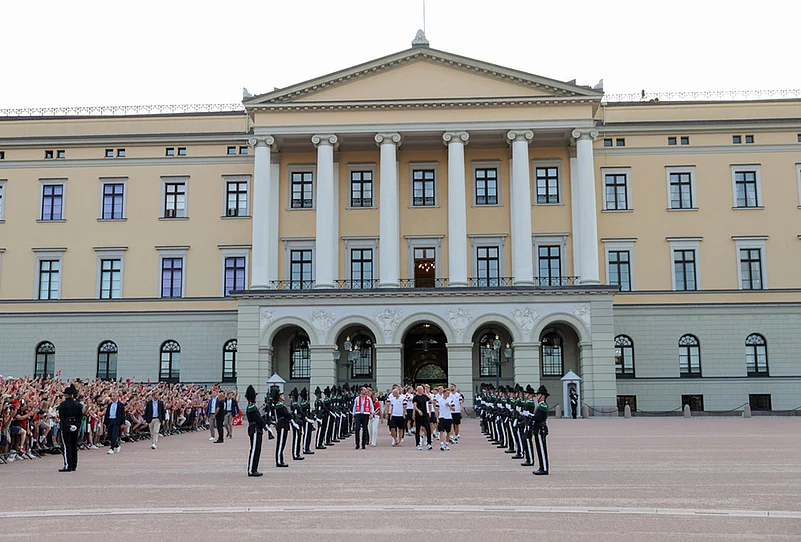 Haalands Norway receive heroes welcome in Oslo after World Cup exit-
