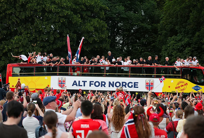 Haalands Norway receive heroes welcome in Oslo after World Cup exit