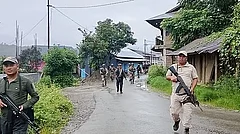 Mob Attacks Assam Rifles Camp, Torches Vehicles After Search Operation Conducted in Manipur - null