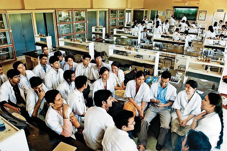 St. Jhons Medical Collage, Bangalore - null