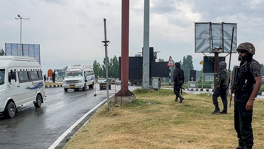 Amarnath Yatra: Over 6200 Pilgrims Leave Jammu for Kashmir Base Camps - | Photo: PTI
