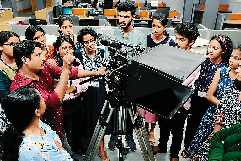 Manorama School of Communication Kottayam - null