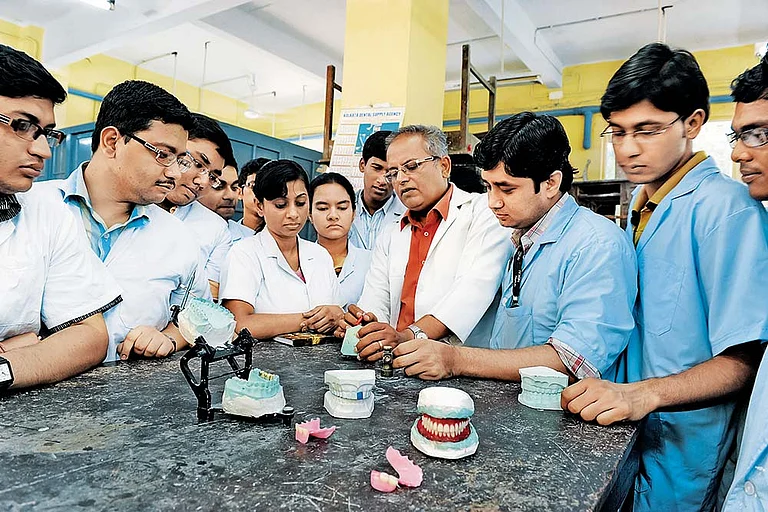 Dr. R. Ahmed Dental College and Hospital, Kolkata - null