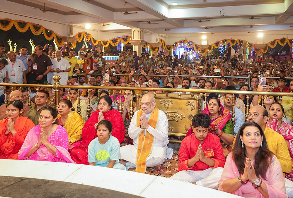 Amit Shah visits Jagannath Temple in Ahmedabad