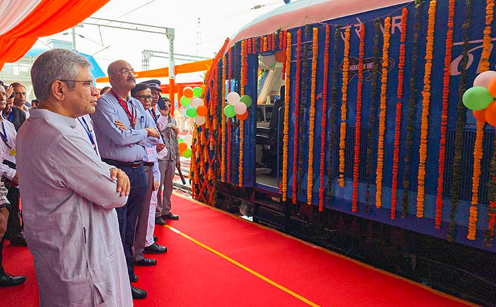 Indian Railways net zero carbon emissions
