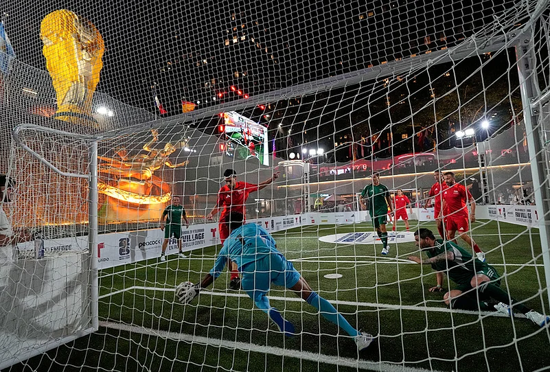 FIFA Legends football match highlights-Cape Verde goalkeeper Vozinha