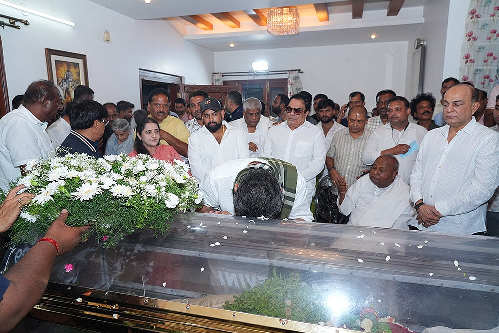 Former PM Deve Gowdas wife Chennamma dies at 89