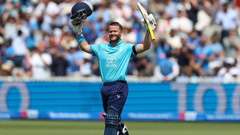 AP Photo/Steven Paston : Englands Ben Duckett celebrates reaching his century during the third ODI between England and India, at Lords cricket ground, London, Sunday, July 19, 2026.